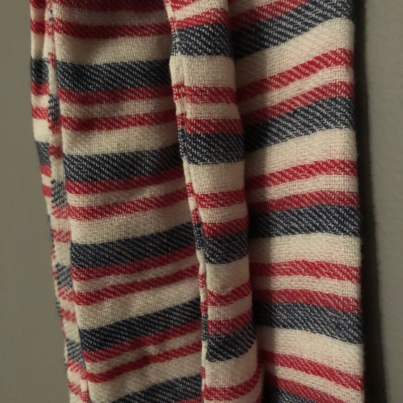 *3 for 10$* Stripe scarf! - Picture 3 of 3